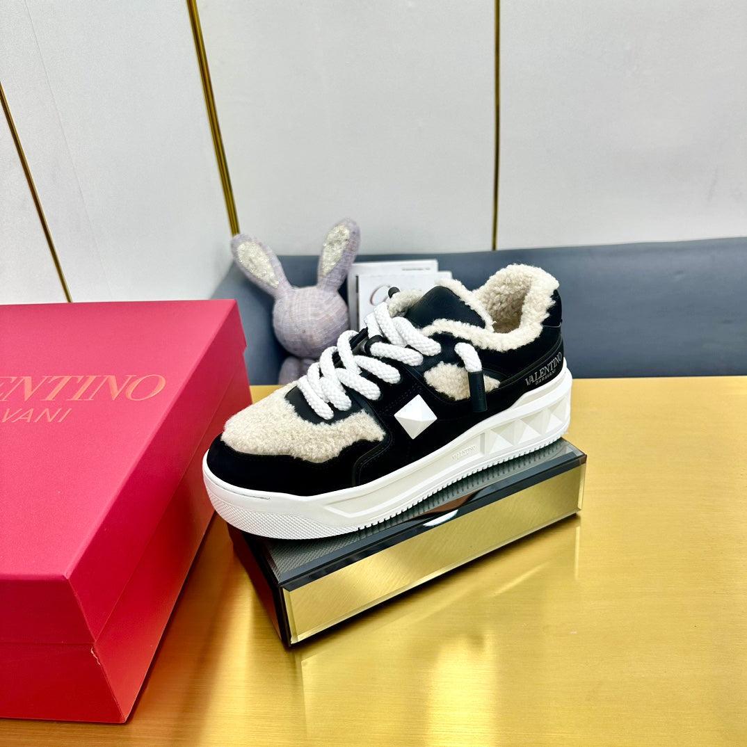 One Stud Xl Trainer 65mm In Black Mix White Suede Lined With Wool Fleece 994610