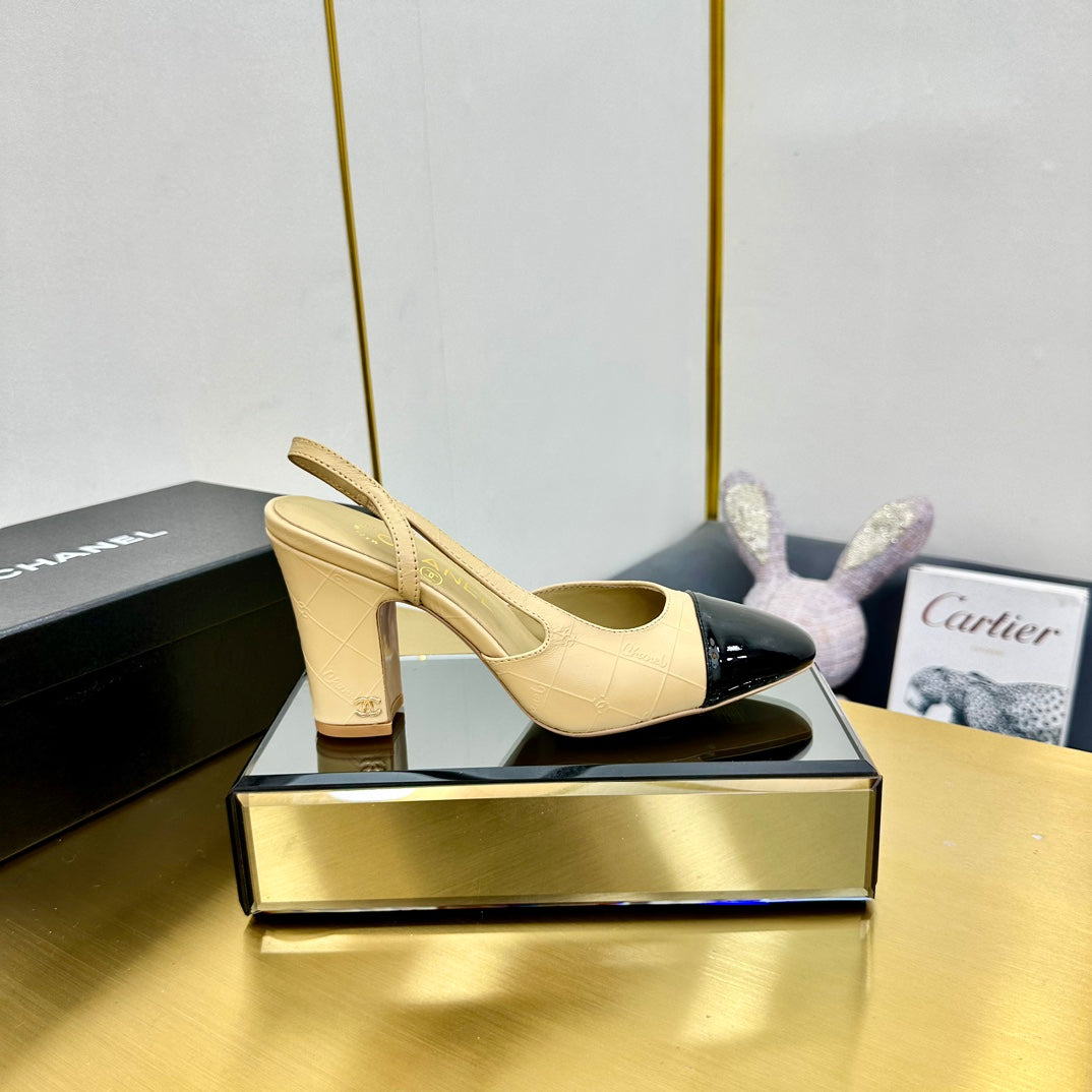 cc slingback pumps 90 in beige lambskin and black patent calfskin 137450