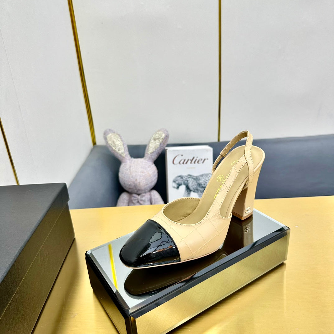 cc slingback pumps 90 in beige lambskin and black patent calfskin 137450
