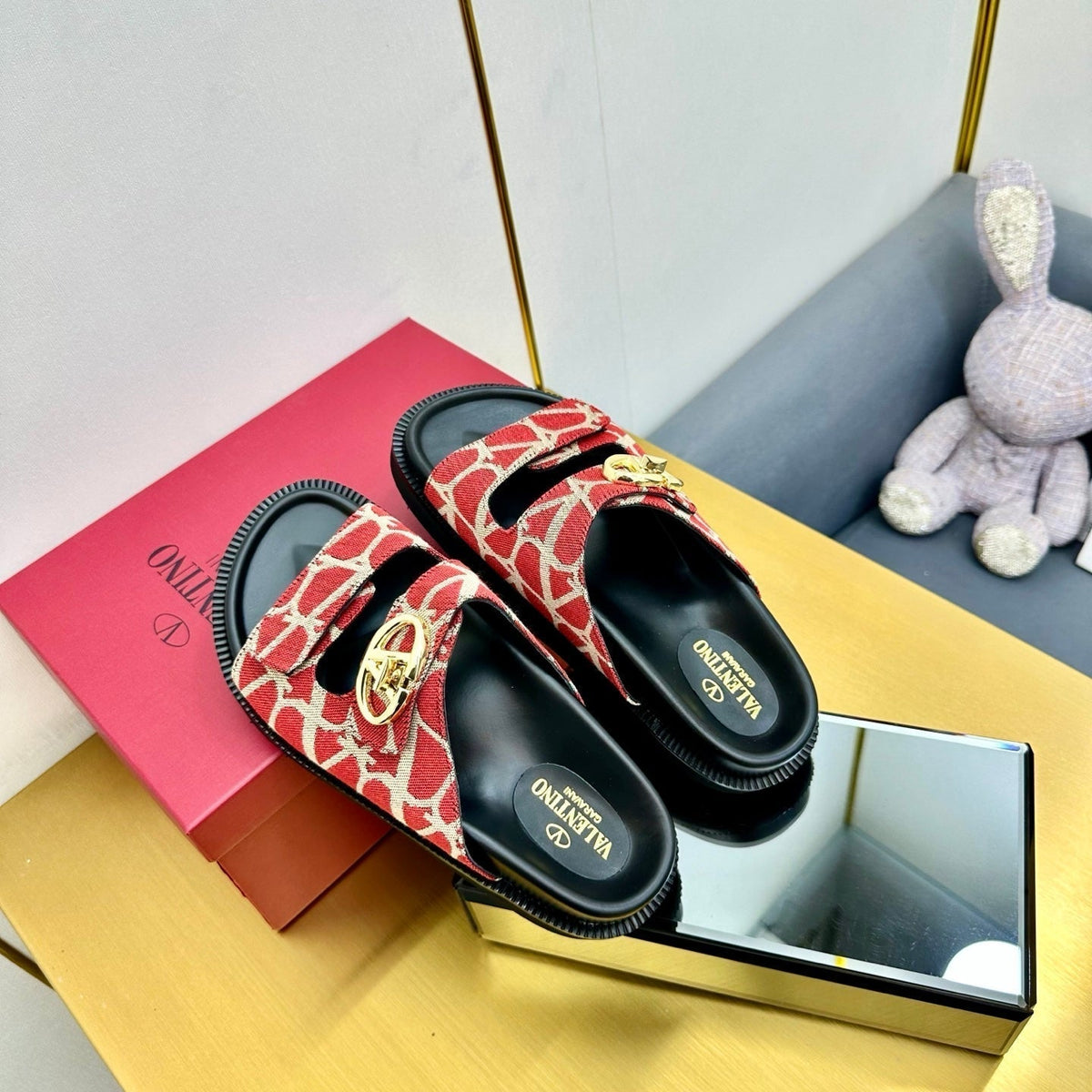 VT 25 Platform Sandals Black Red Slippers Cowhide