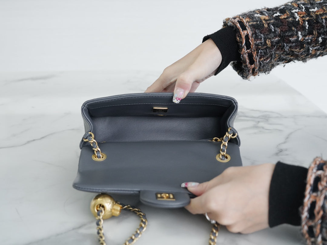 CLASSIC FLAP BAG MINI RECTANGE 20 ROCK GRAY LAMBSKIN GOLD HARDWARE