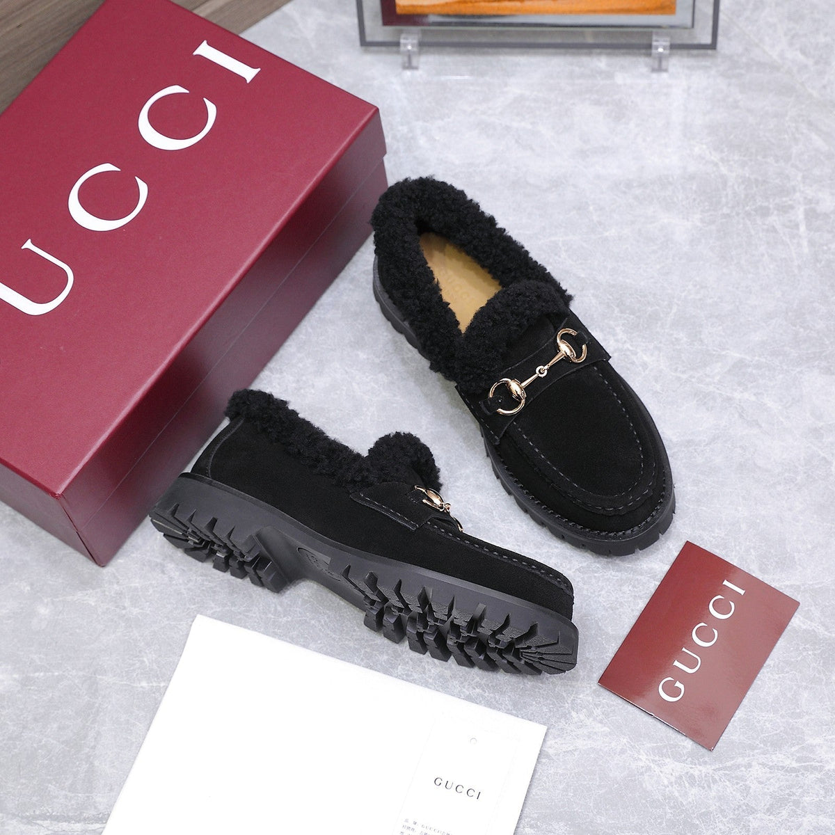 GG Women's Loafer Horsebit Black Suede Shearing 547326