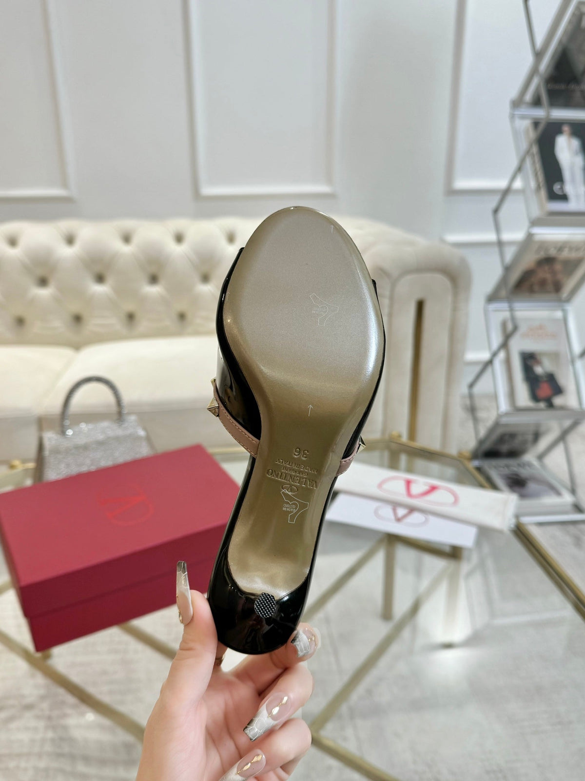 VT 25 Rockstud Bow Mule Black Pink Patent Leather