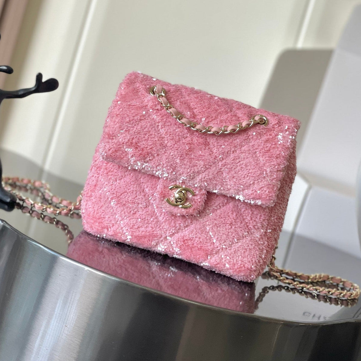 Chanel 25 Sequin Embroidered 21cm Bag Pink Leather Sequins 286171