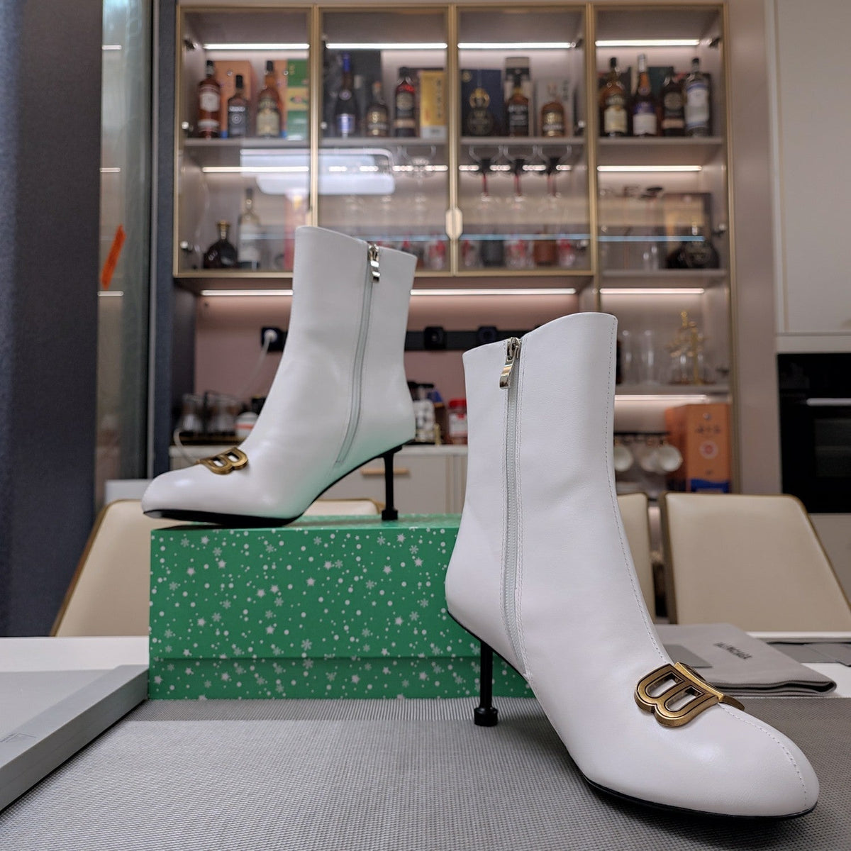 ROUND-TOE HIGH HEEL BOOTS IN WHITE SMOOTH LAMBSKIN