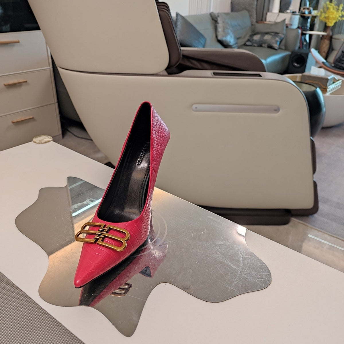 POINTED BB GOLD BUCKLE HIGH PUMPS IN RED CROCODILE PATTERN CALFSKIN