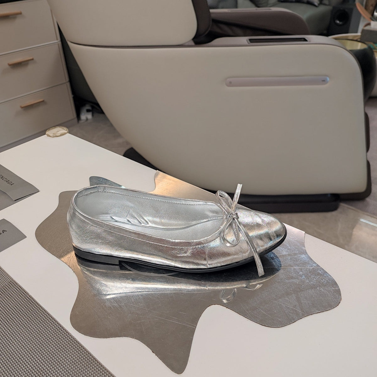 RHINESTONE BALLET FLATS WITH BOW IN SILVER WAX-OIL SHEEPSKIN