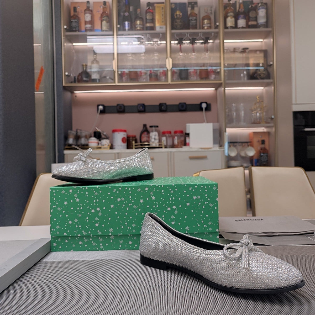 RHINESTONE BALLET FLATS WITH BOW IN METALLIC SILVER SHEEPSKIN