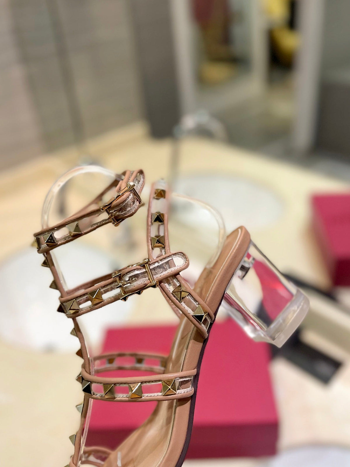 ROCKSTUD SANDAL WITH STRAP IN CAMEL BROWN CALFSKIN 60 MM