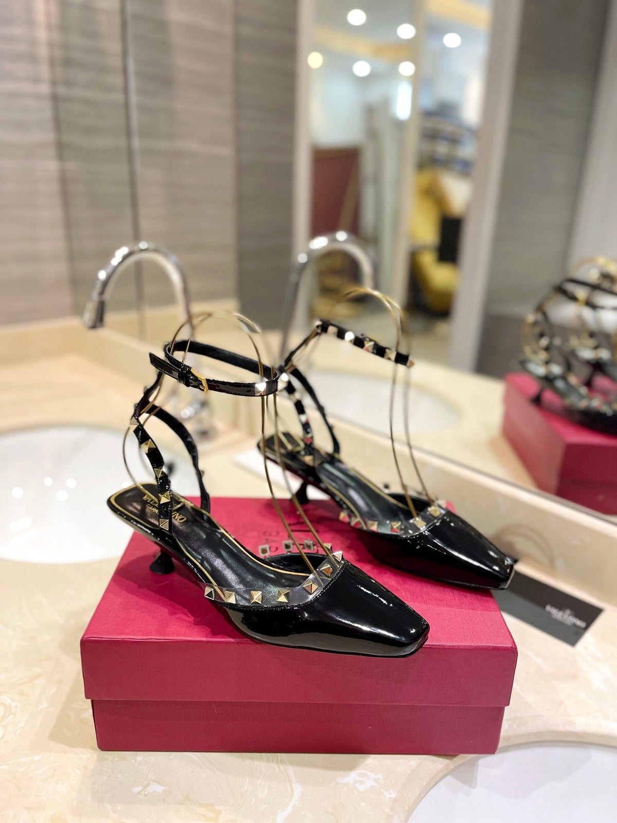 ROCKSTUD SLINGBACK IN BLACK CALFSKIN 50MM