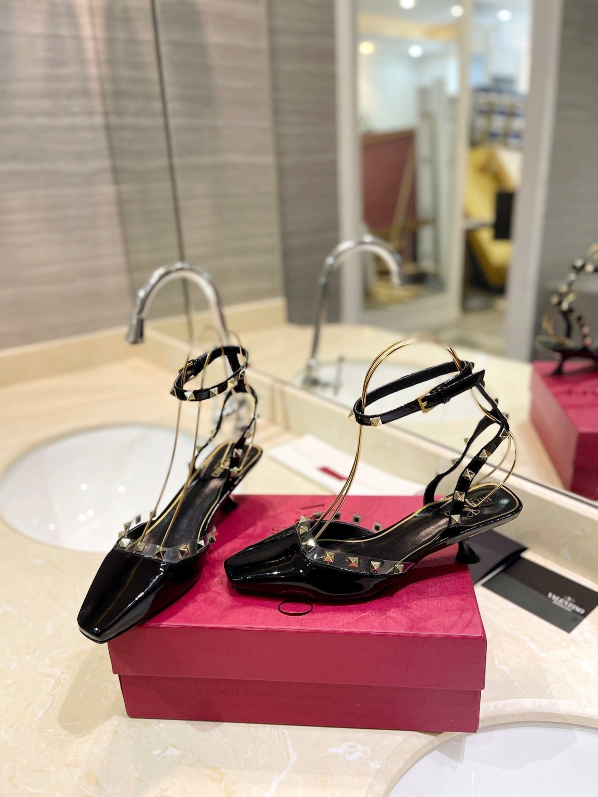 ROCKSTUD SLINGBACK IN BLACK CALFSKIN 50MM