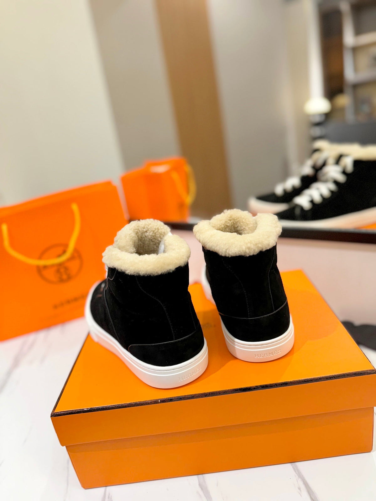 HM Daydream Sneaker Black With Wool Lining Suede  983073