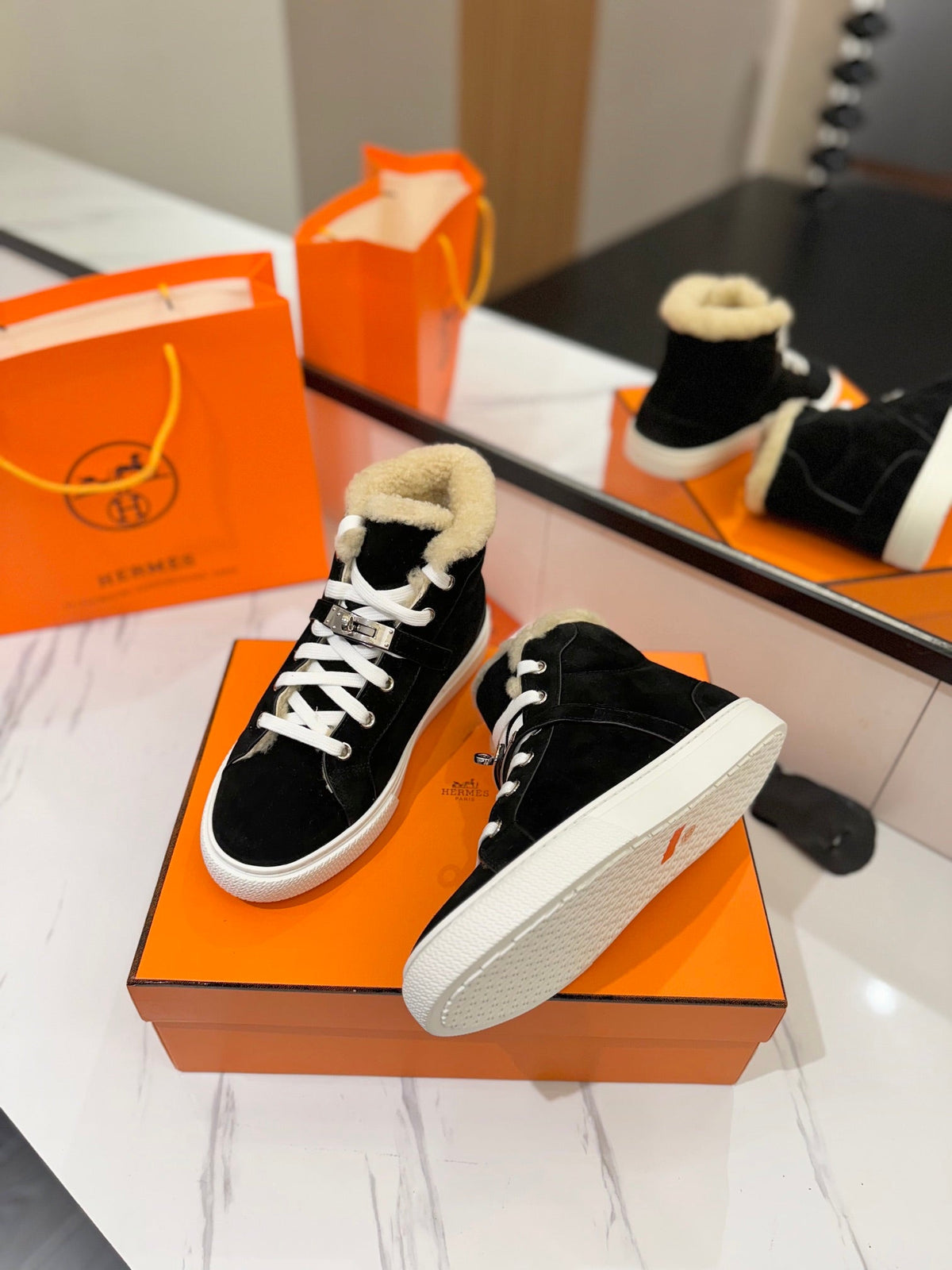 HM Daydream Sneaker Black With Wool Lining Suede  983073