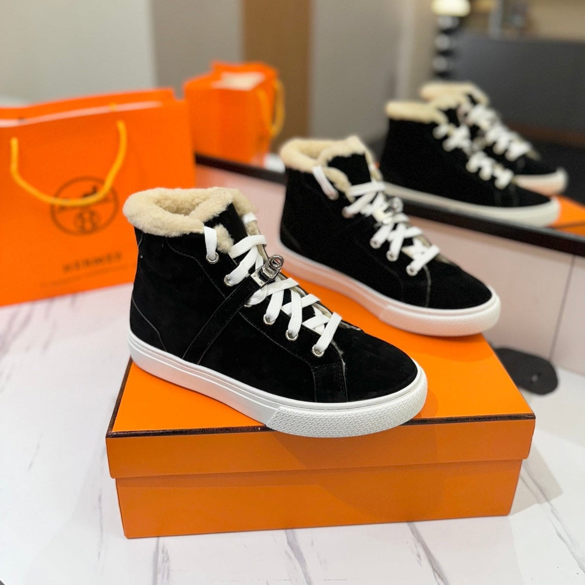 HM Daydream Sneaker Black With Wool Lining Suede  983073