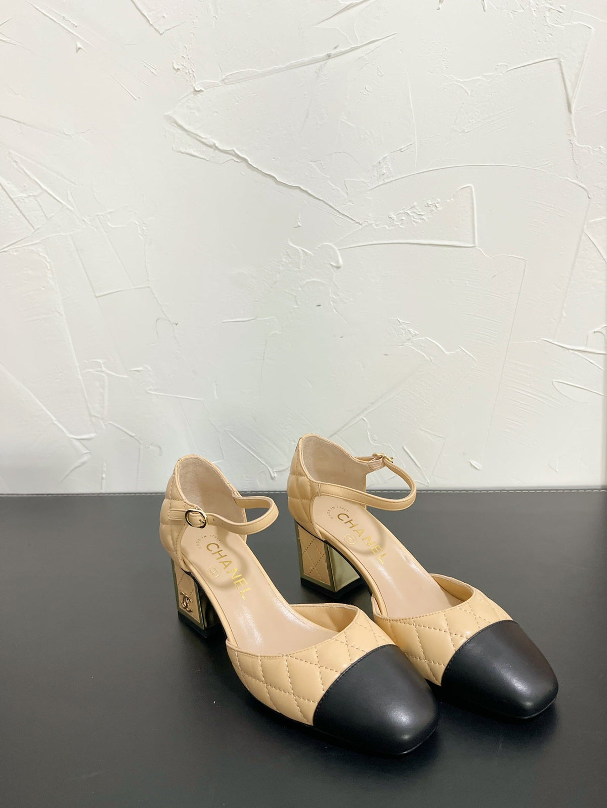 CC Mary Janes 55mm In Beige Mix Black Quilted Lambskin  949764
