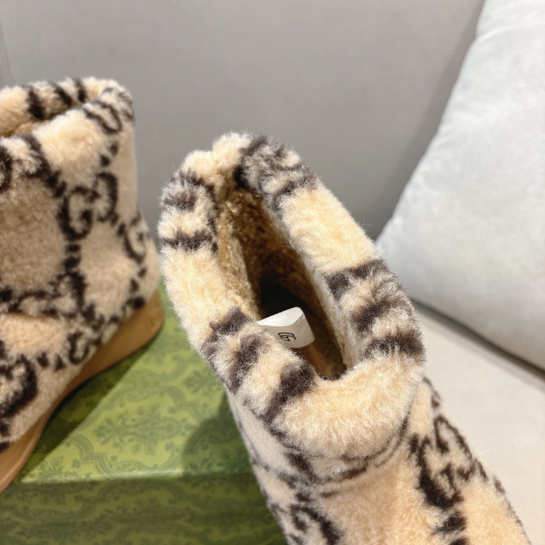 GG Snow Boots Beige Black Wool 576232