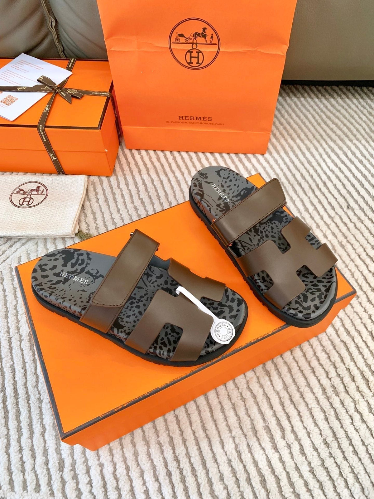 HM Chypre Sandal Earth Brown With Black Gray Pattern Cowhide 963203