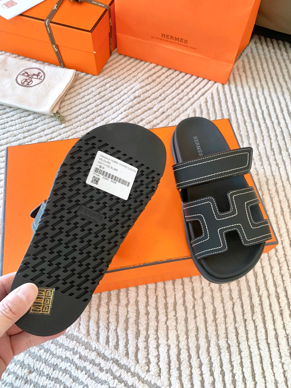 HM Chypre Sandal Black With White Stitching Lambskin 963494