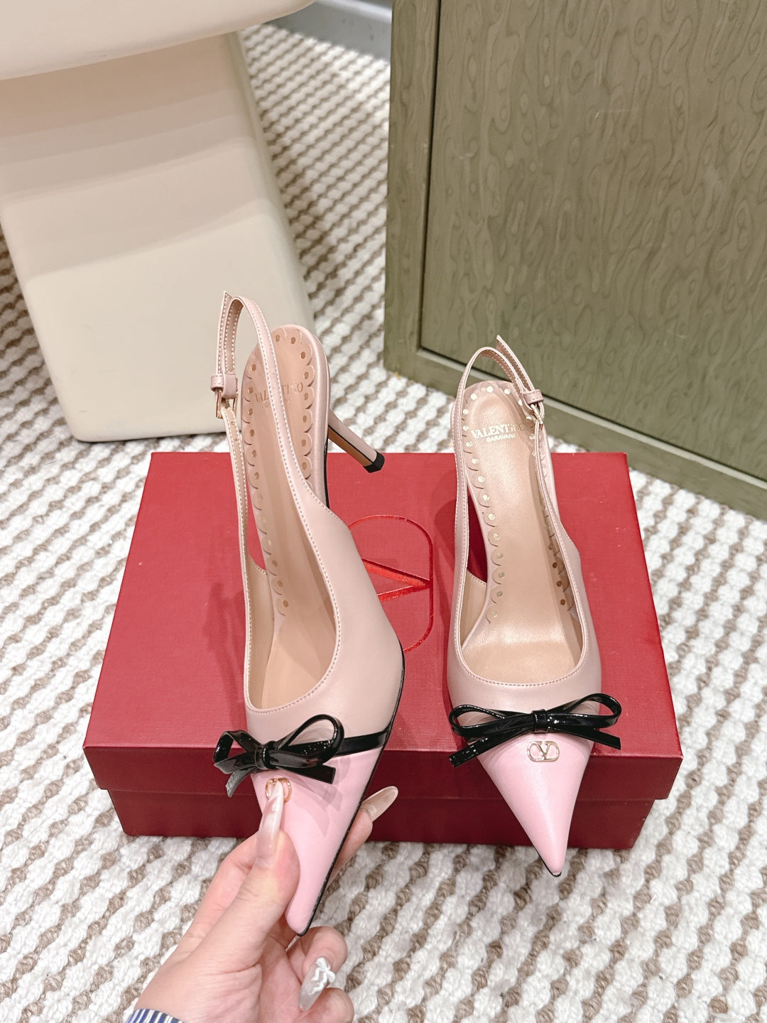 VT 26s Slingback 70 Beige Pink Patent Calfskin 612247
