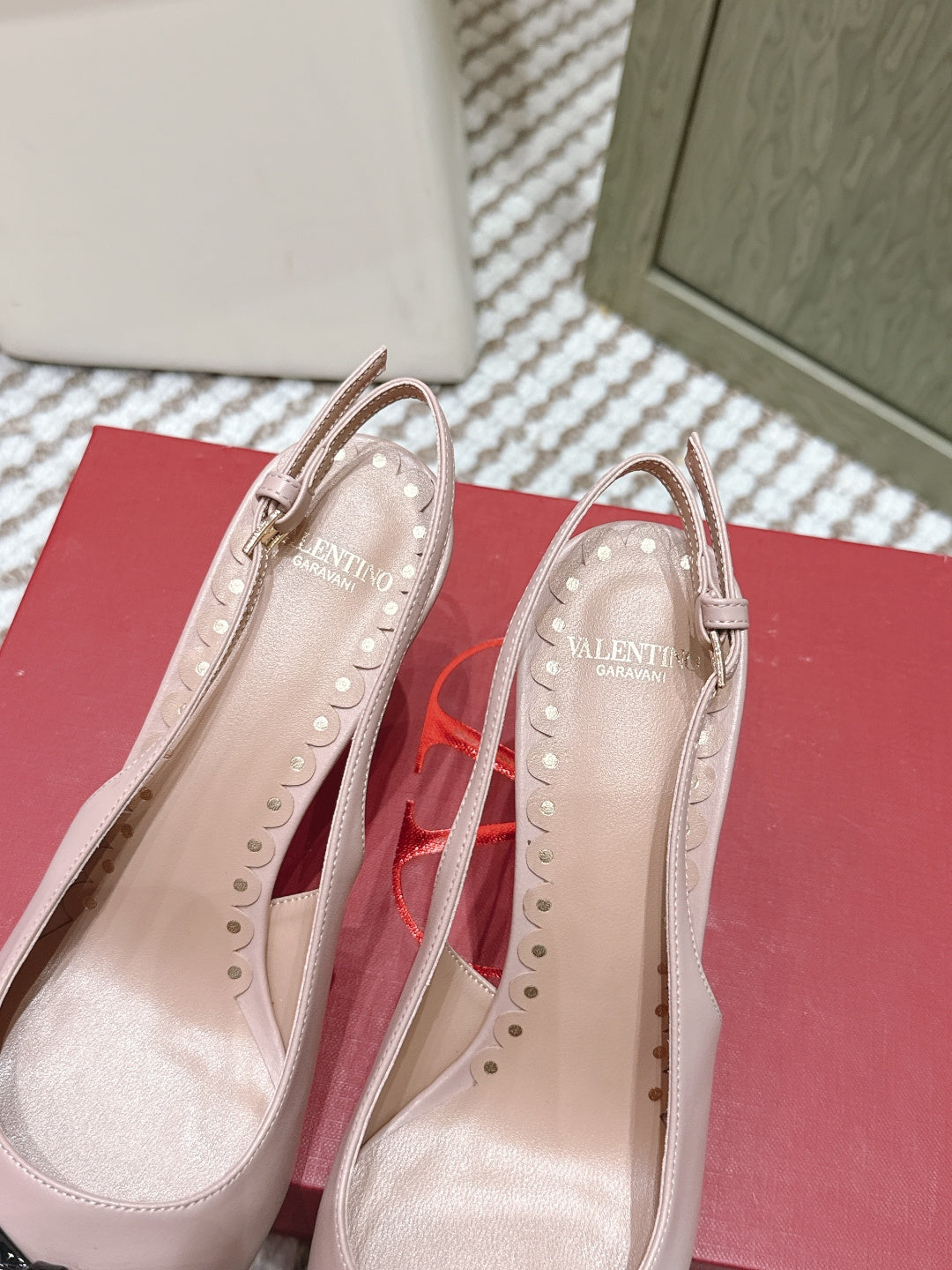 VT 26s Slingback 70 Beige Pink Patent Calfskin 612247