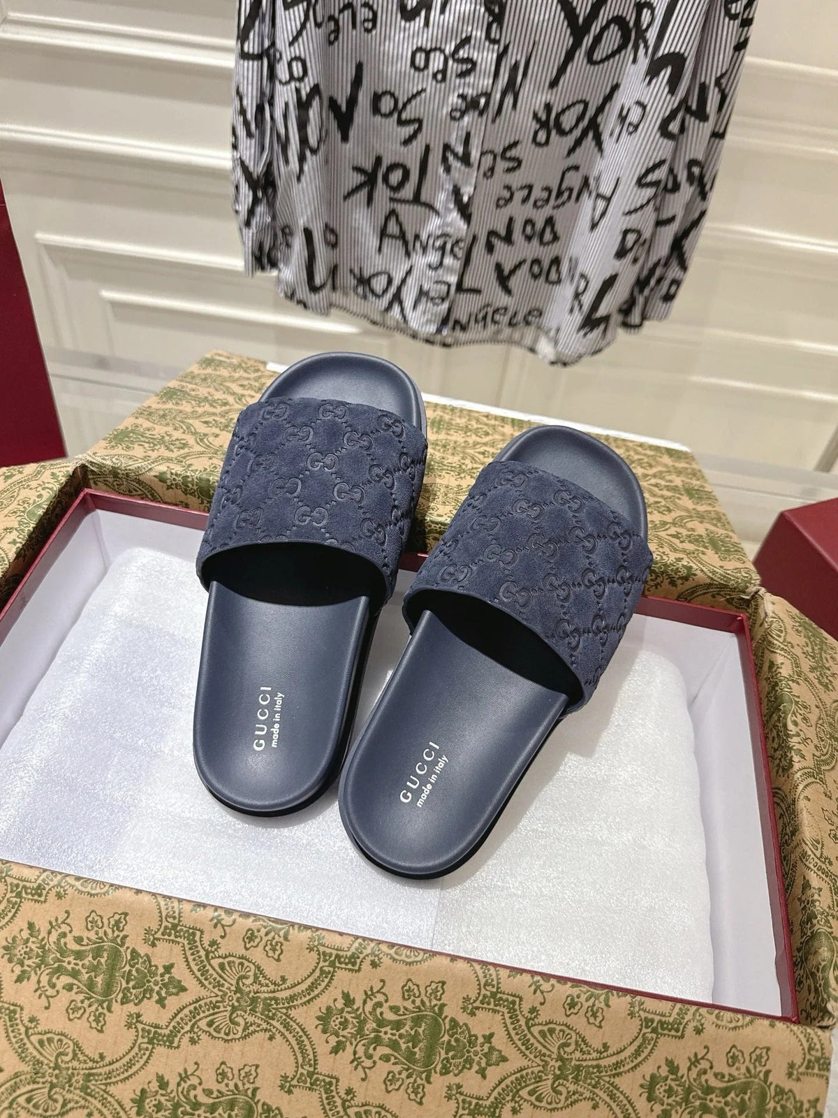 GG SLIDES IN NAVY BLUE SUEDE WITH EMBOSSED LOGO STYLE 4