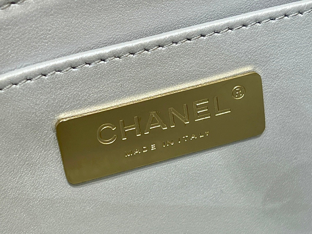 25S CHANEL STAR SILVER 23 IN METALLIC SILVER CALFSKIN