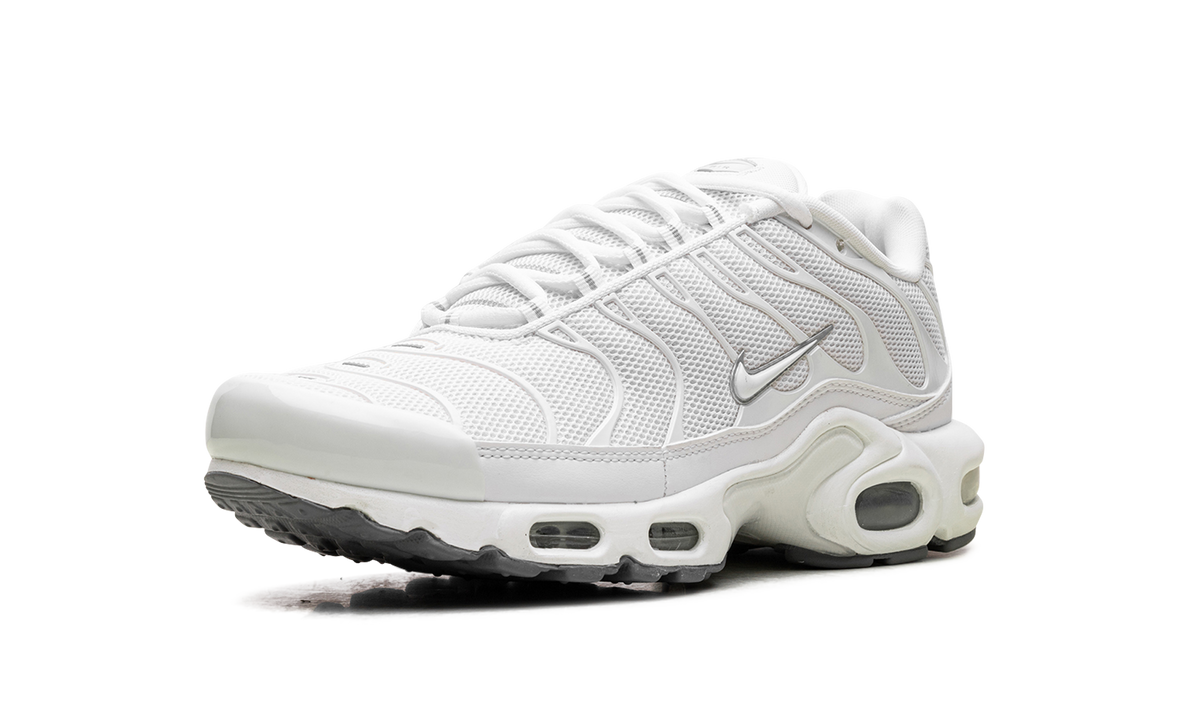 Air Max Plus "Triple White" 604133 139